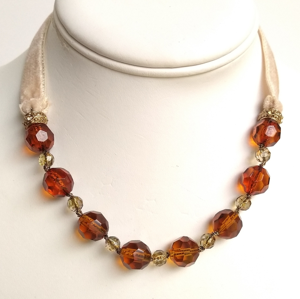 NWOT Monet stone necklace